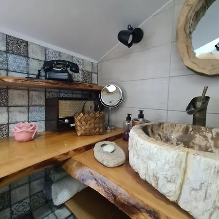 Mansarda Boema, Gradina De Basm Tatil Evi Bükreş