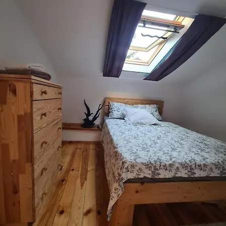 Mansarda Boema, Gradina De Basm Bukareszt