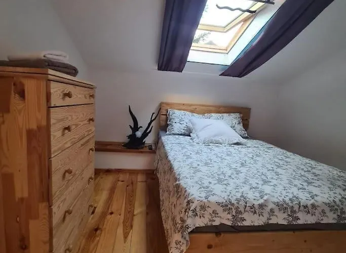 Mansarda Boema, Gradina De Basm Βουκουρέστι