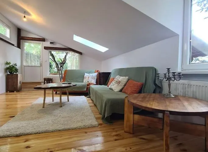 Mansarda Boema, Gradina De Basm * Βουκουρέστι