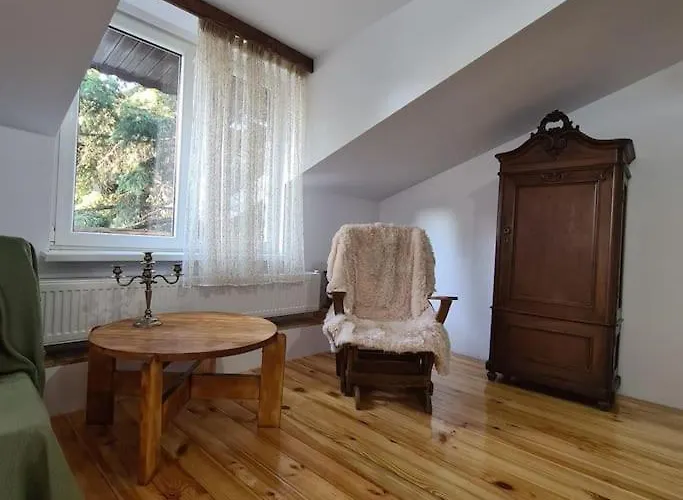 Mansarda Boema, Gradina De Basm